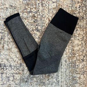 Electric Yoga seamless leggings. EUC